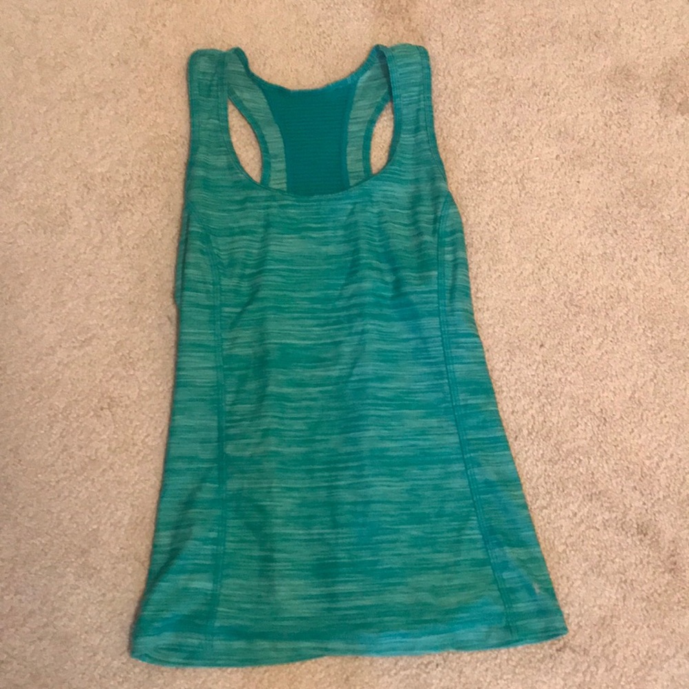 Fitted green workout tank